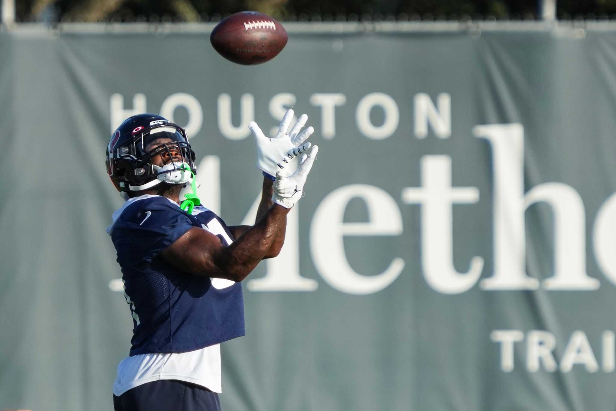 Texans first-team guard Justin McCray mentoring rookie Kenyon Green