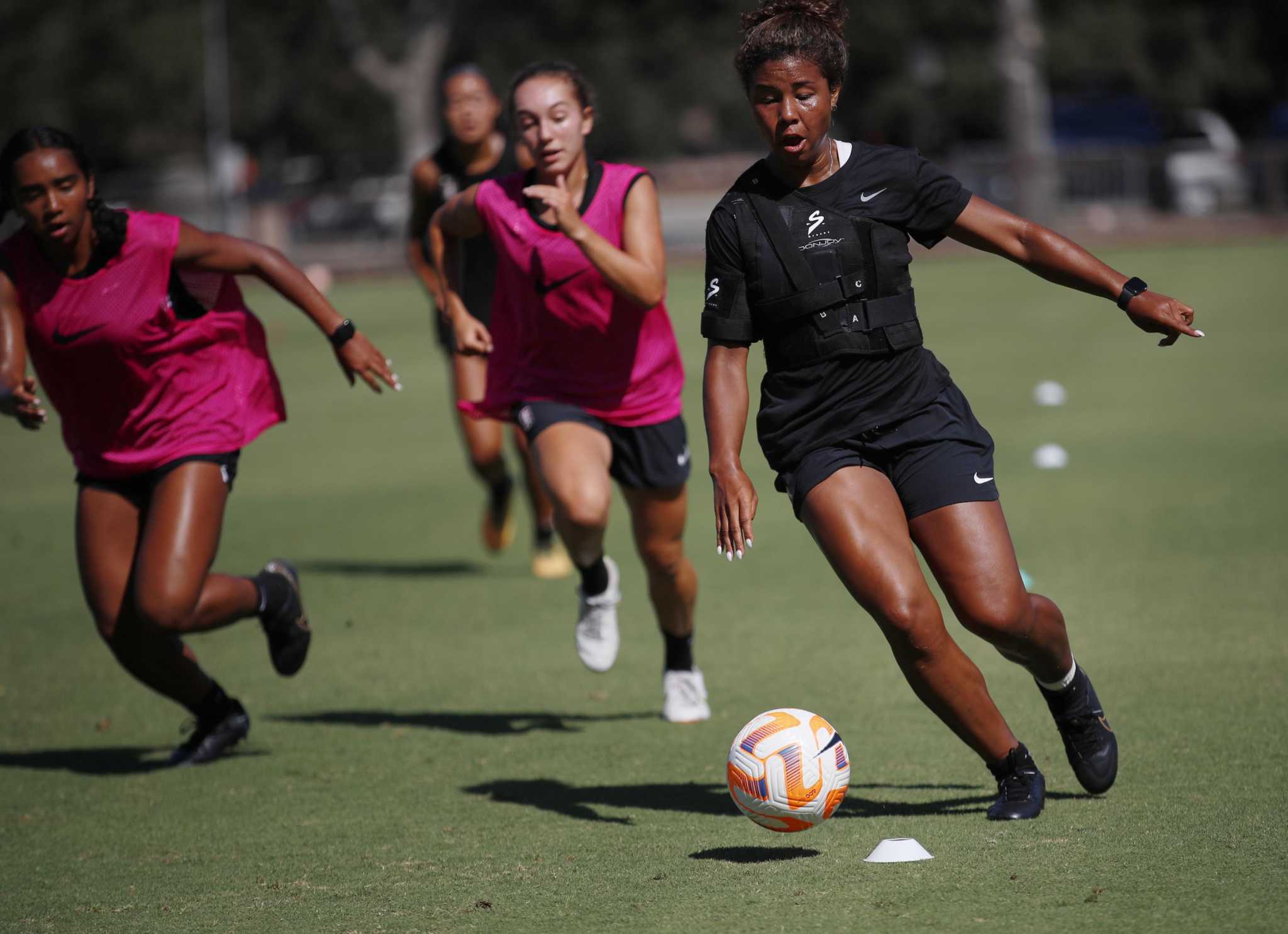 Stanford and Santa Clara highlight a strong Bay Area women's soccer slate - Vimarsana News