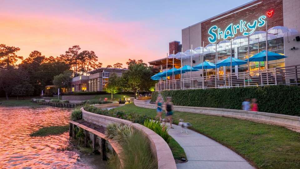 Bridgewell Property Management has acquired Kings Harbor Waterfront Village, a 20-acre mixed-use development at 1660 W. Lake Houston Parkway in Kingwood. The project was developed and sold by Midway.