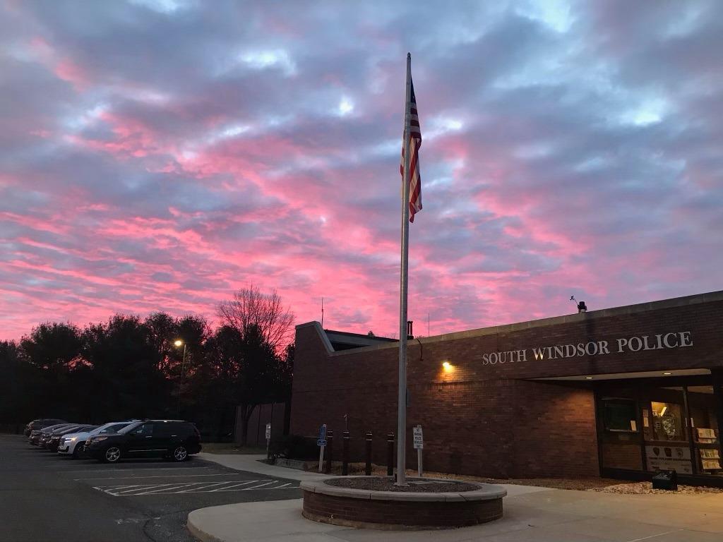 South Windsor police stopped impaired driver from going wrong way on CT highway - Vimarsana News