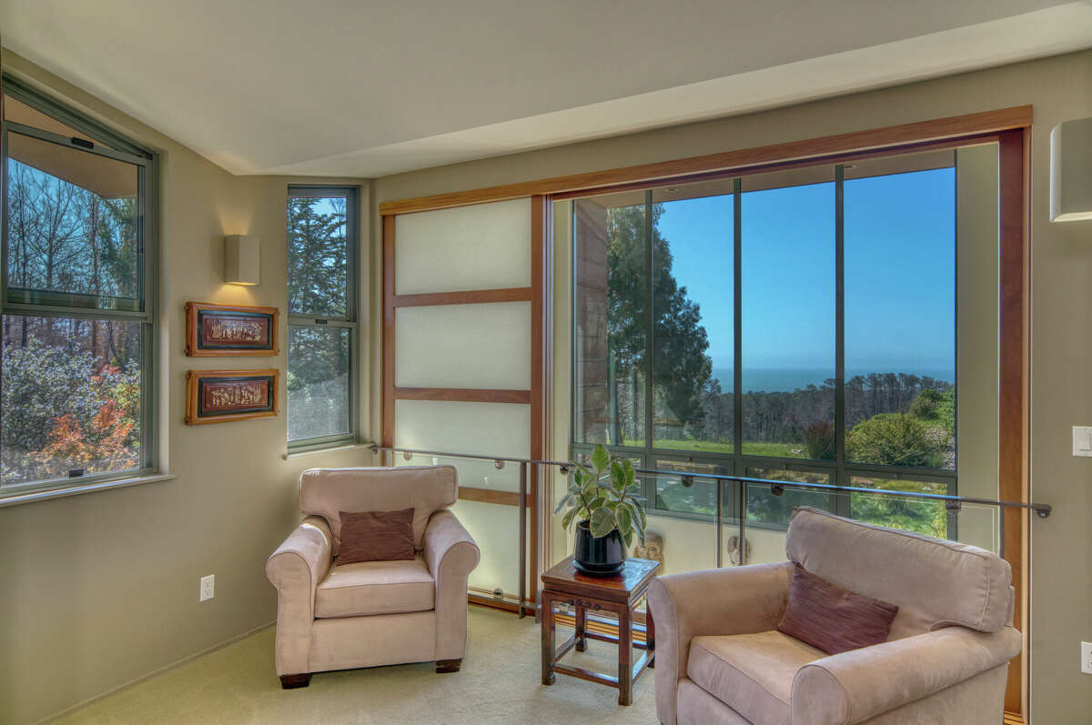 Many views of the Pescadero are available throughout the home.