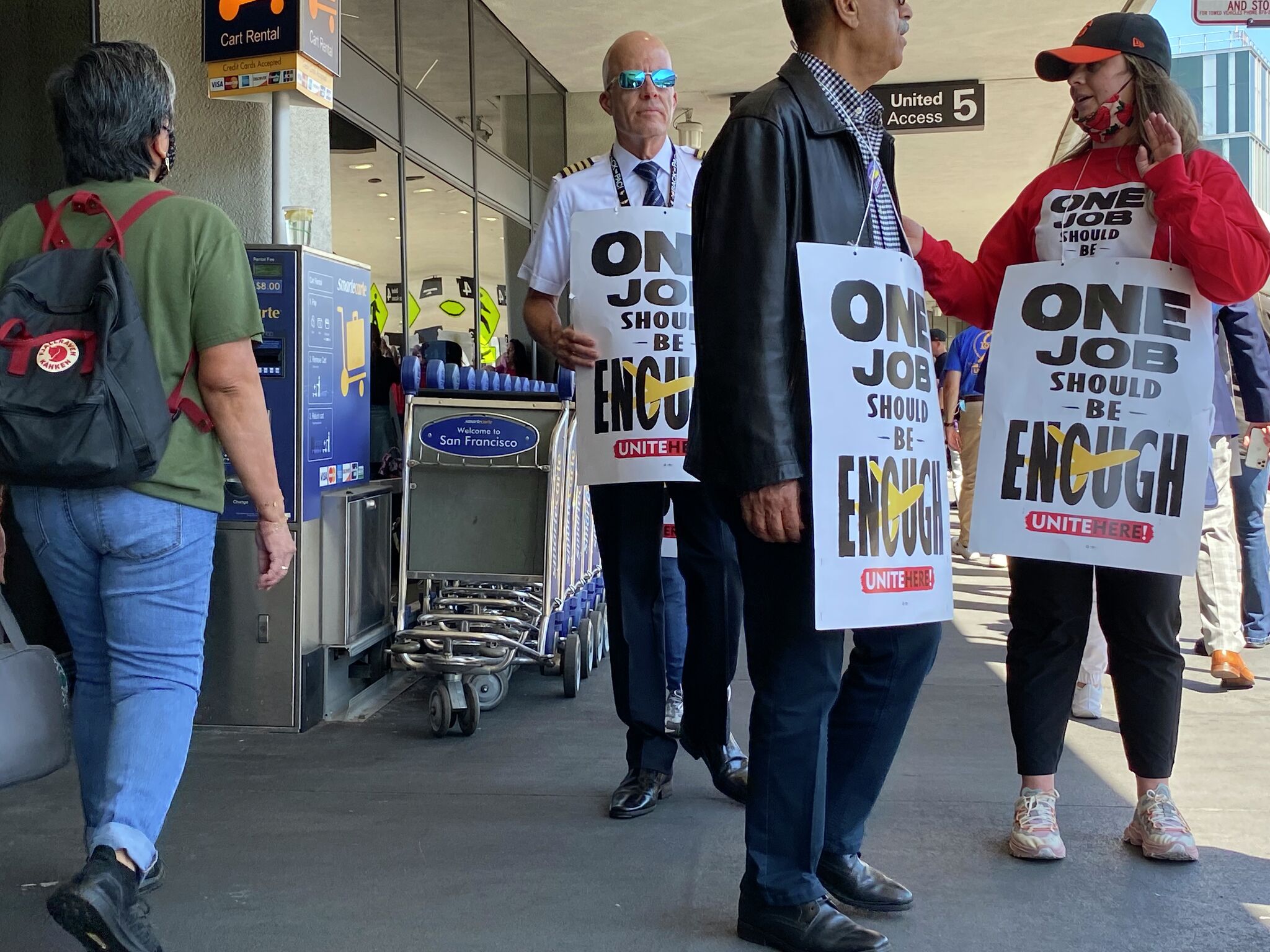 Pep rally sendoff held at San Francisco International Airport for