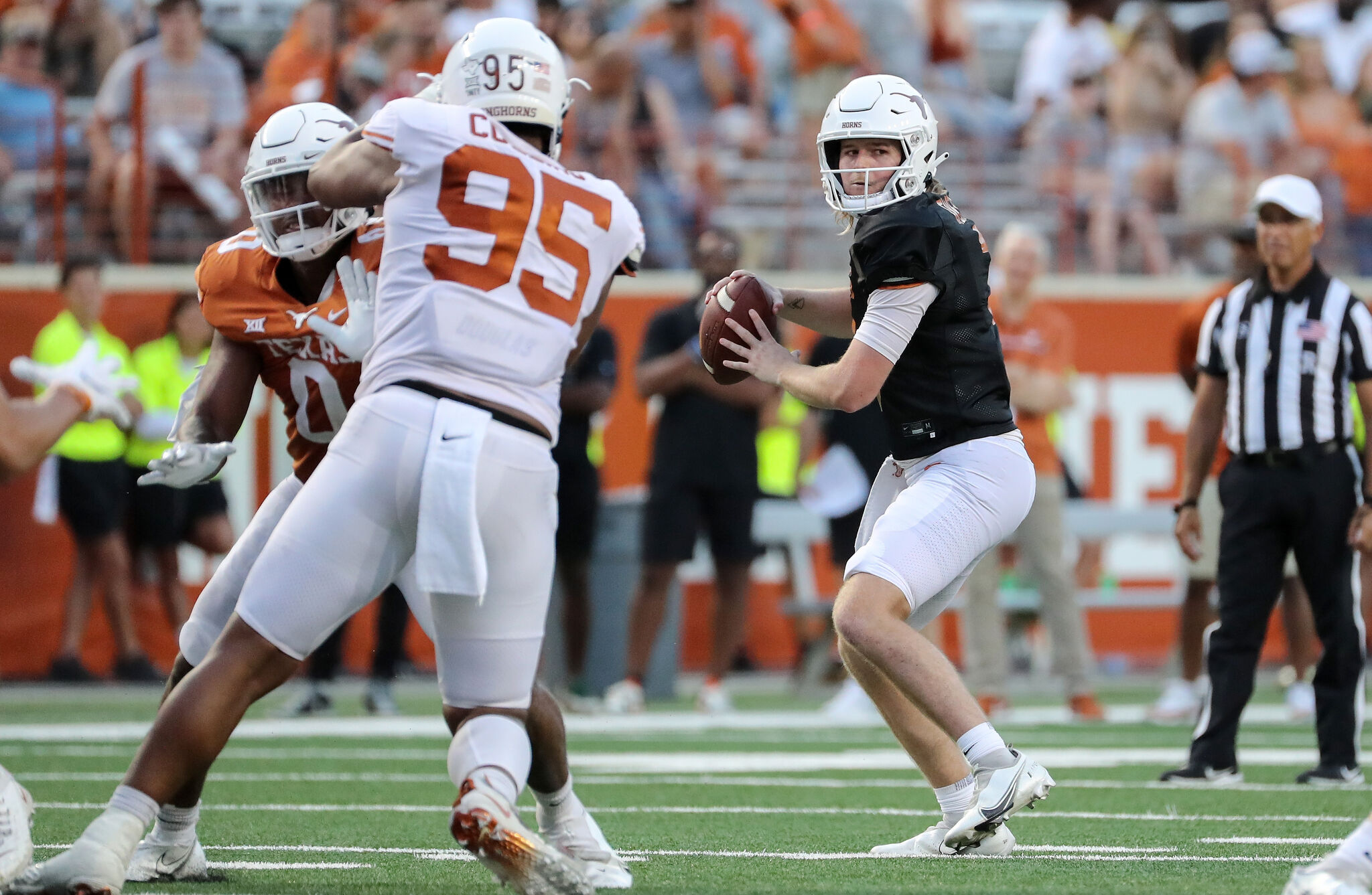 Longhorns name Quinn Ewers starting quarterback for 2022