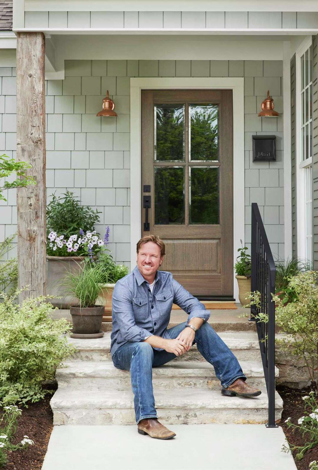 HGTV stars Chip and Joanna Gaines are launching siding collection
