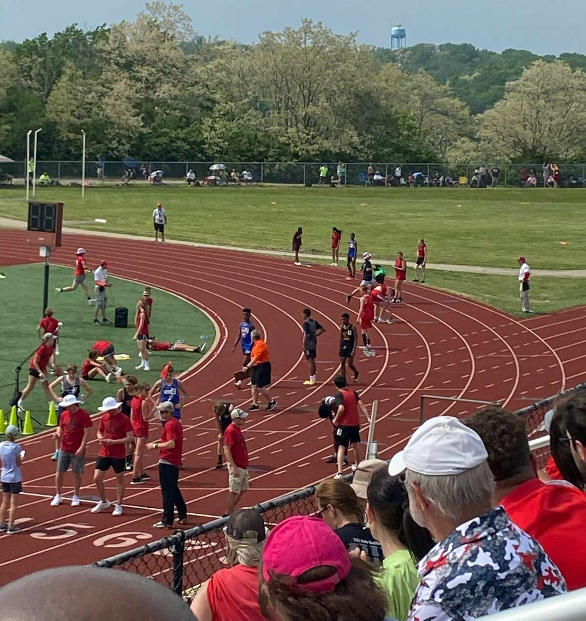 Jacksonville Middle School track team places 6th at IESA State Meet