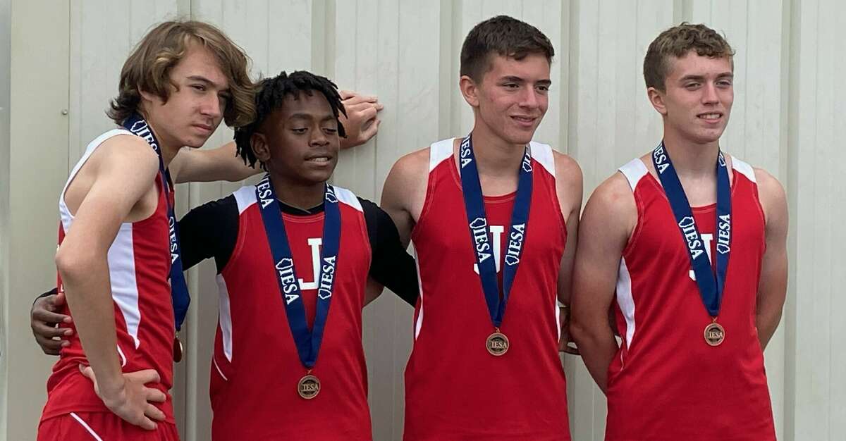 Jacksonville Middle School track team places 6th at IESA State Meet