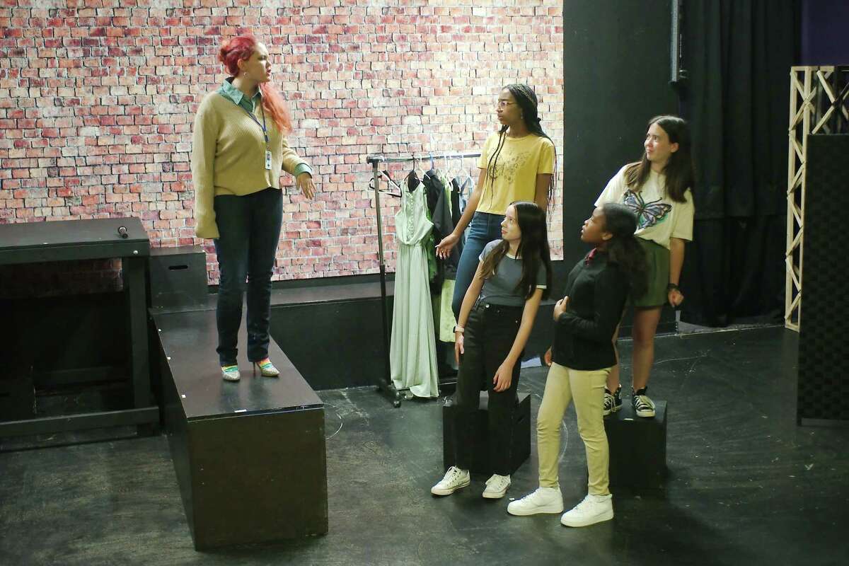 Caidyn Jones, Sierra Small, Ali Johnson, Rayiah Hewitt and Kat Richards rehearse a scene from "Murder on the Runway" at Purple Box Theater. The show will be performed at 7 p.m. Aug. 26 and 2 p.m. Aug. 28. 