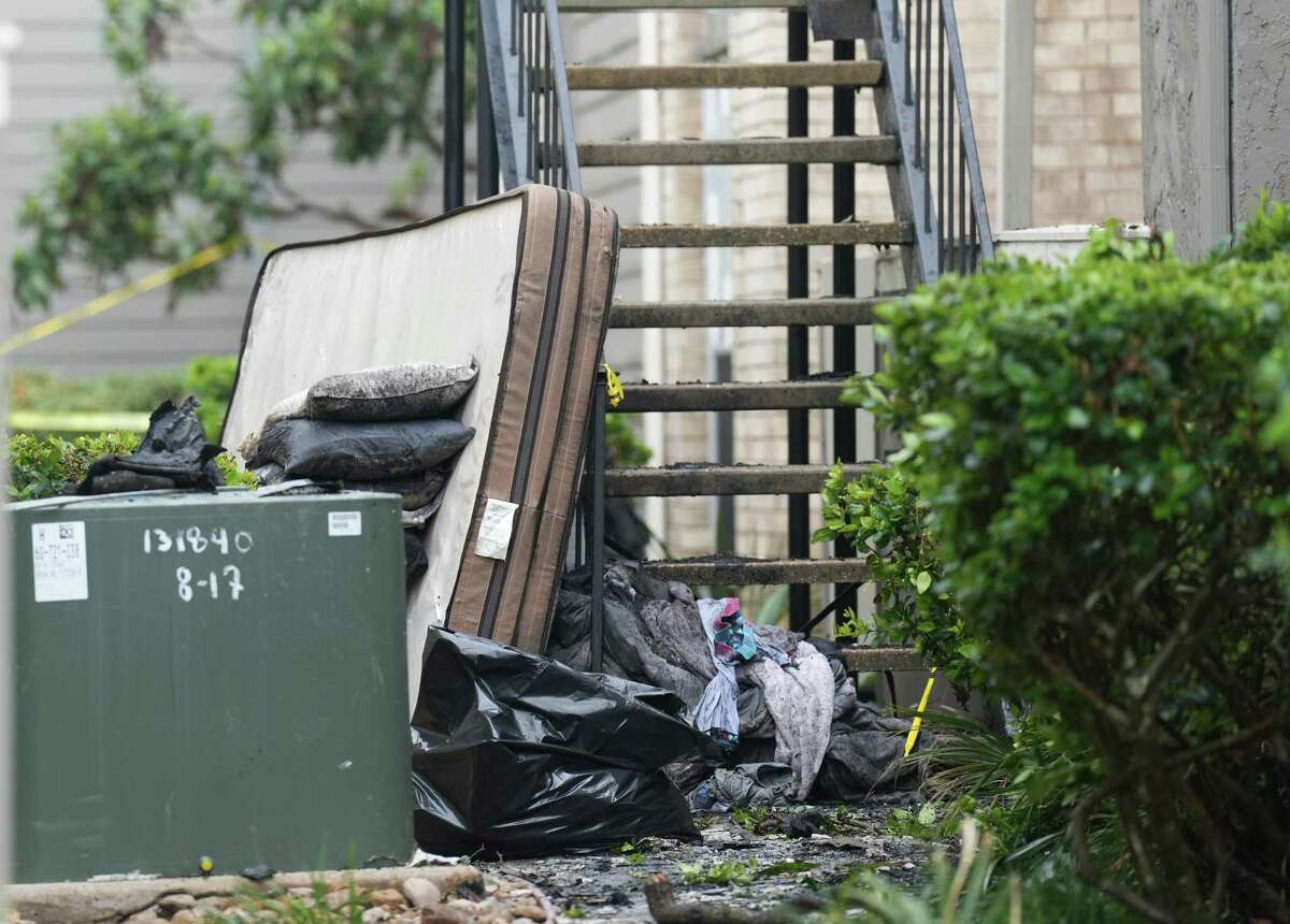 Fire displacing Clear Creek ISD families was caused by lightning