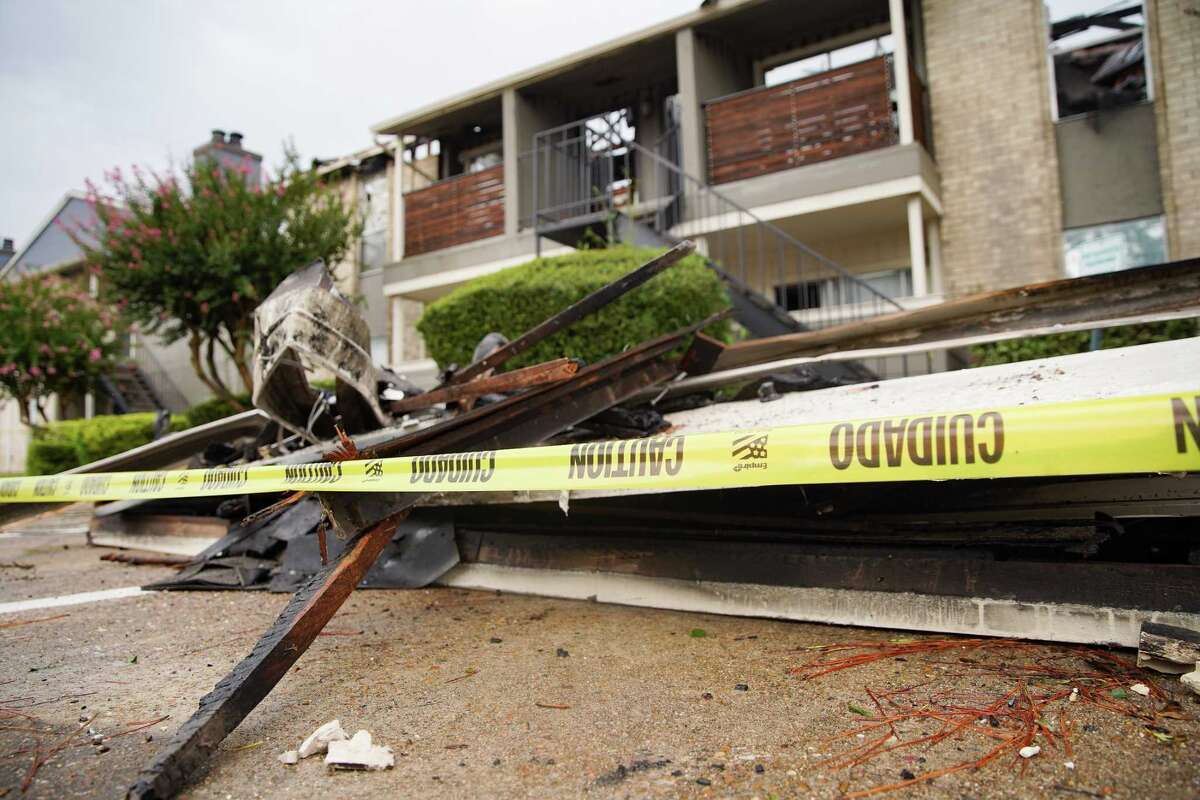 Fire displacing Clear Creek ISD families was caused by lightning