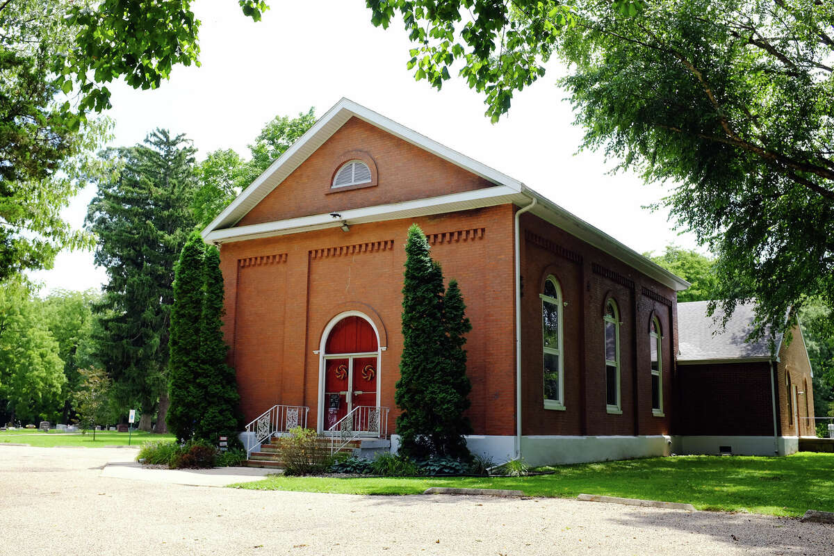 Island Grove United Methodist Church dates to 1822 but the church building dates only to the 1860s.  