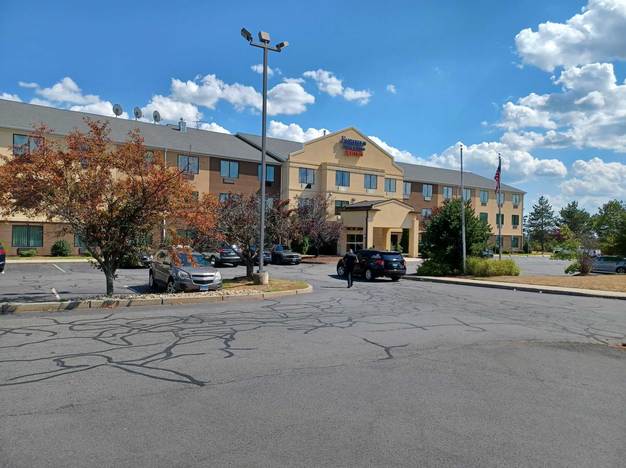 Person shot shuts down CT mall, police sources say - Vimarsana News