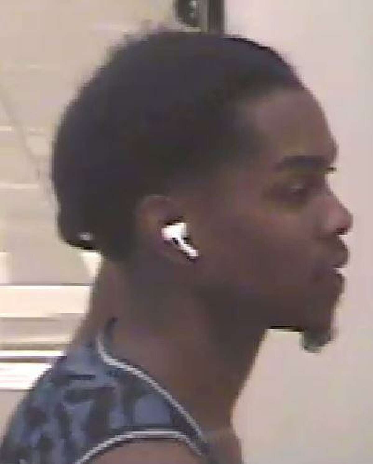 Buckland Hills mall shooting injures security guard