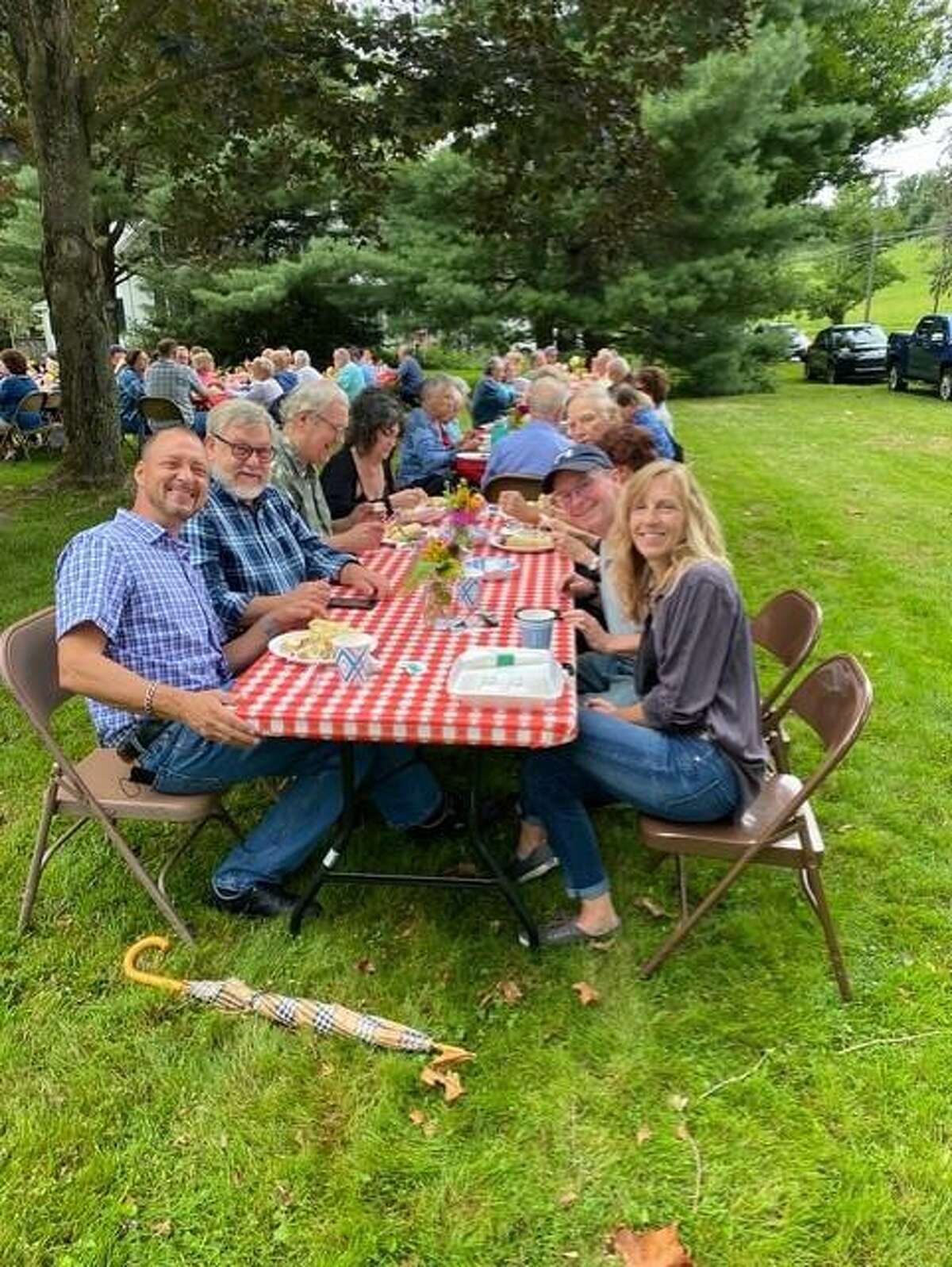 The Roxbury Congregational Church is hosting its old-fashioned, traditional beef barbecue event on Saturday, from 5 to 7 p.m. on the grounds of the church at 24 Church St.