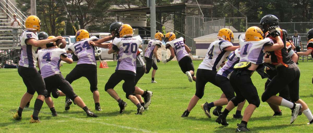 Frankfort football prepares for 2022 opponents