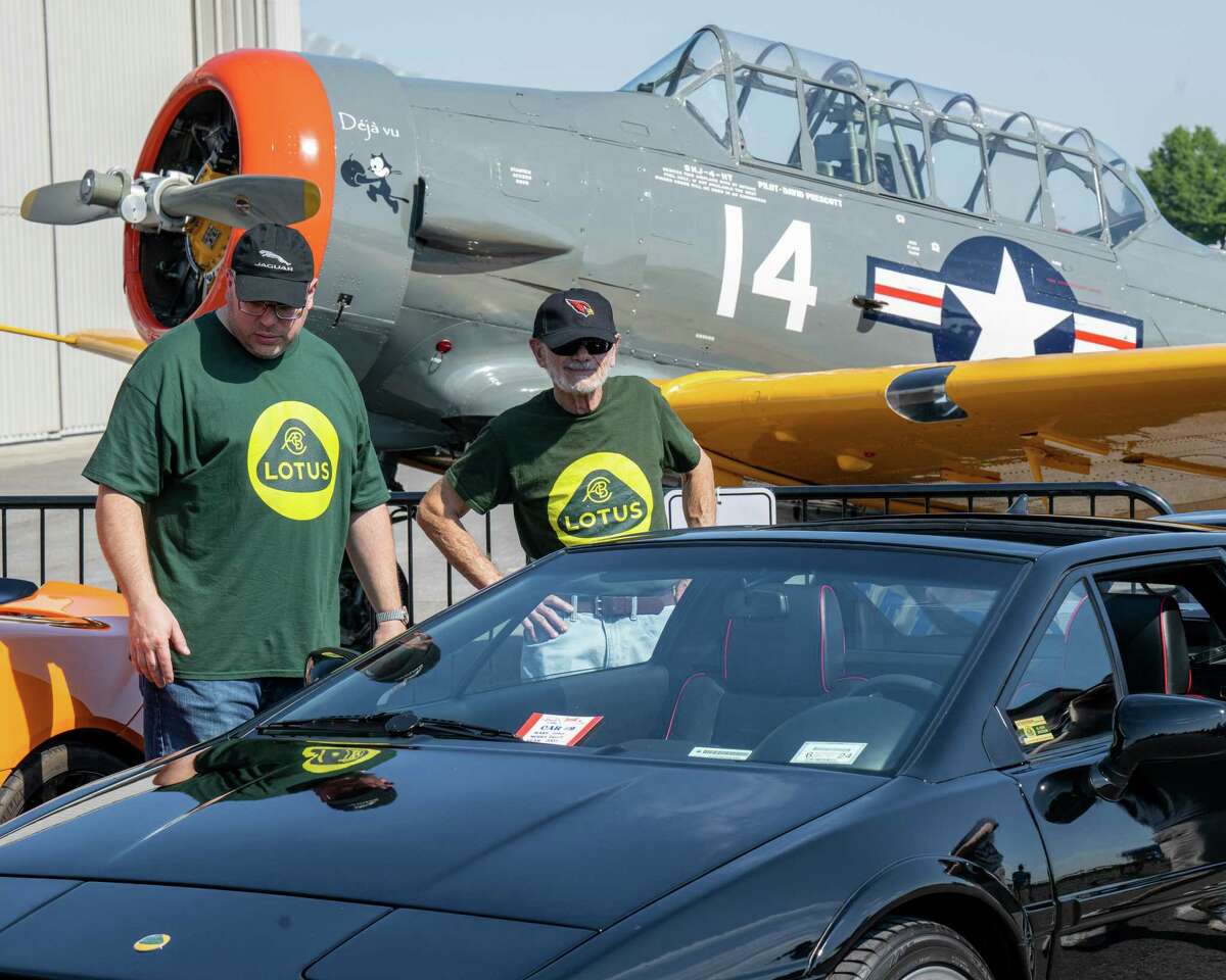 Photo gallery Wings and Wheels