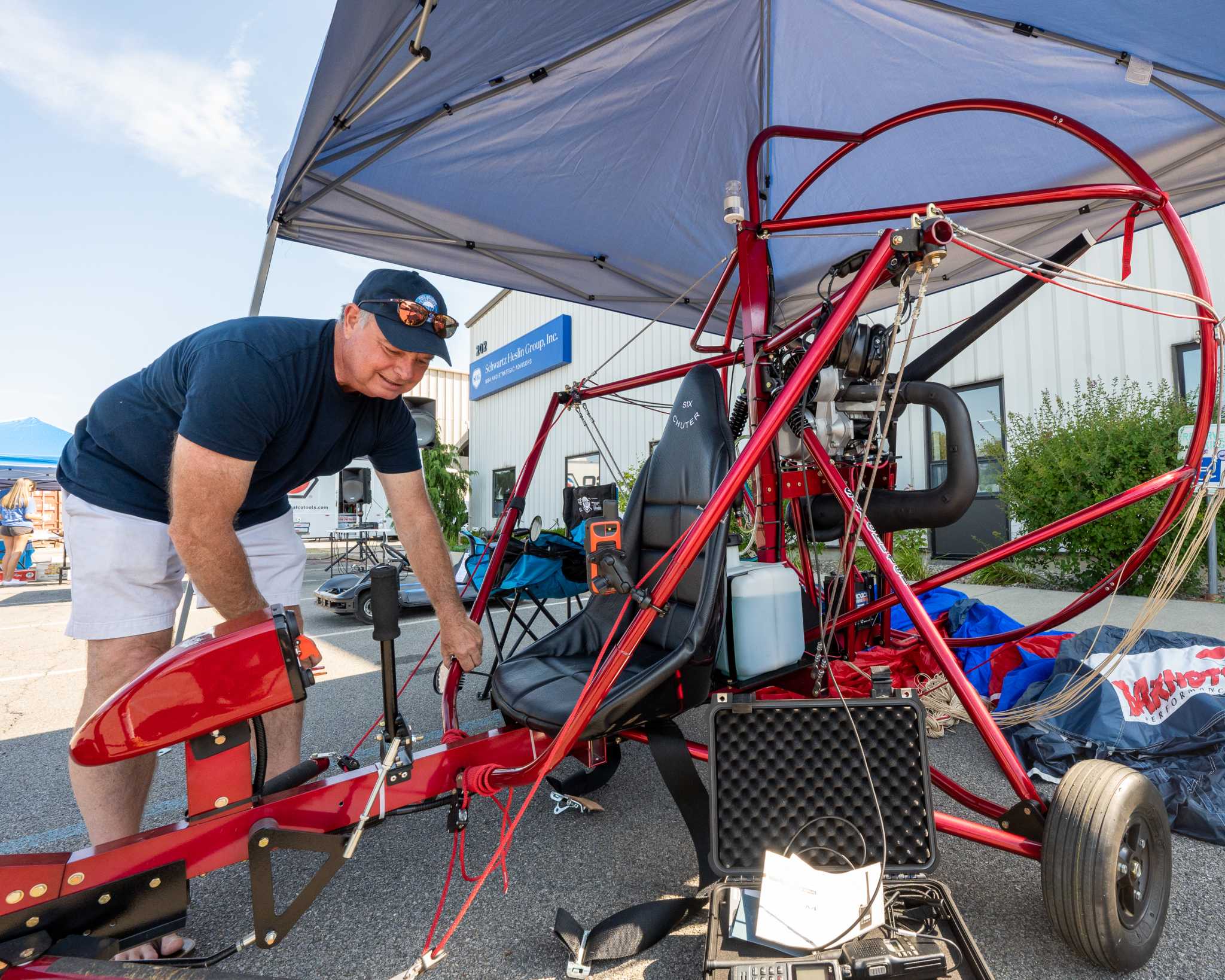 Photo gallery Wings and Wheels
