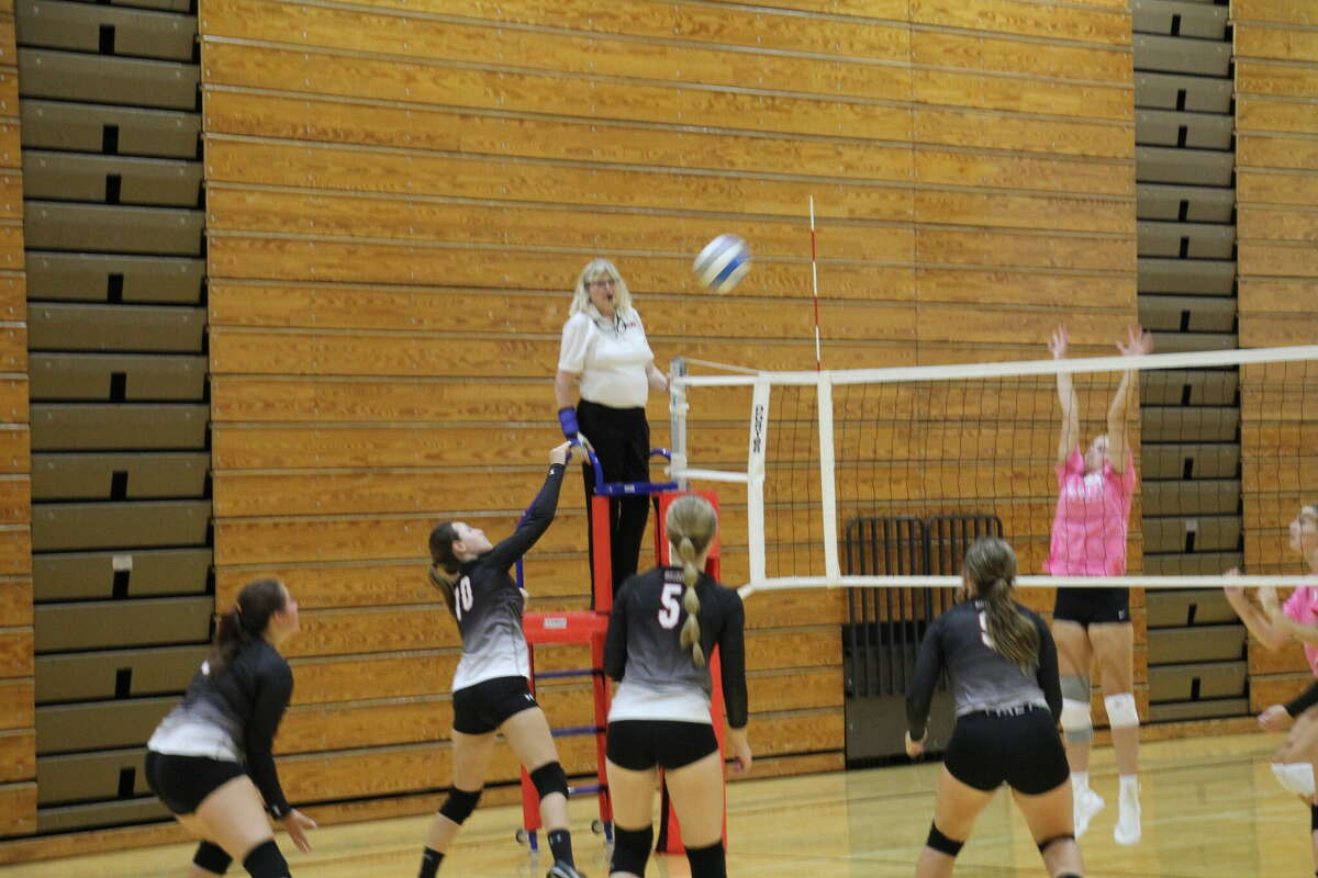 Lady Hatchets win annual Bad Axe volleyball tournament Saturday