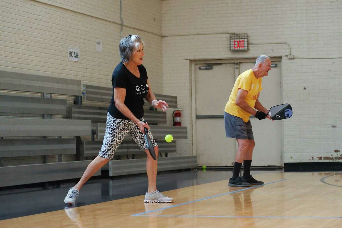 Pickleball's popularity prompts Pasadena plans to sport in park