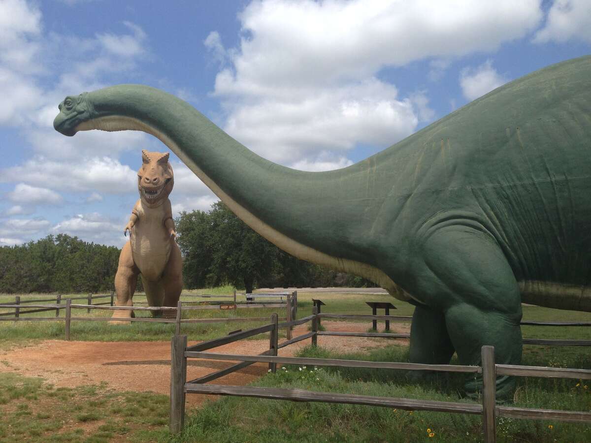 Texas park mapping huge dinosaur tracks in dried riverbed