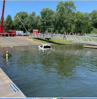 Car and truck went into CT River by accident, fire chief says - Vimarsana News