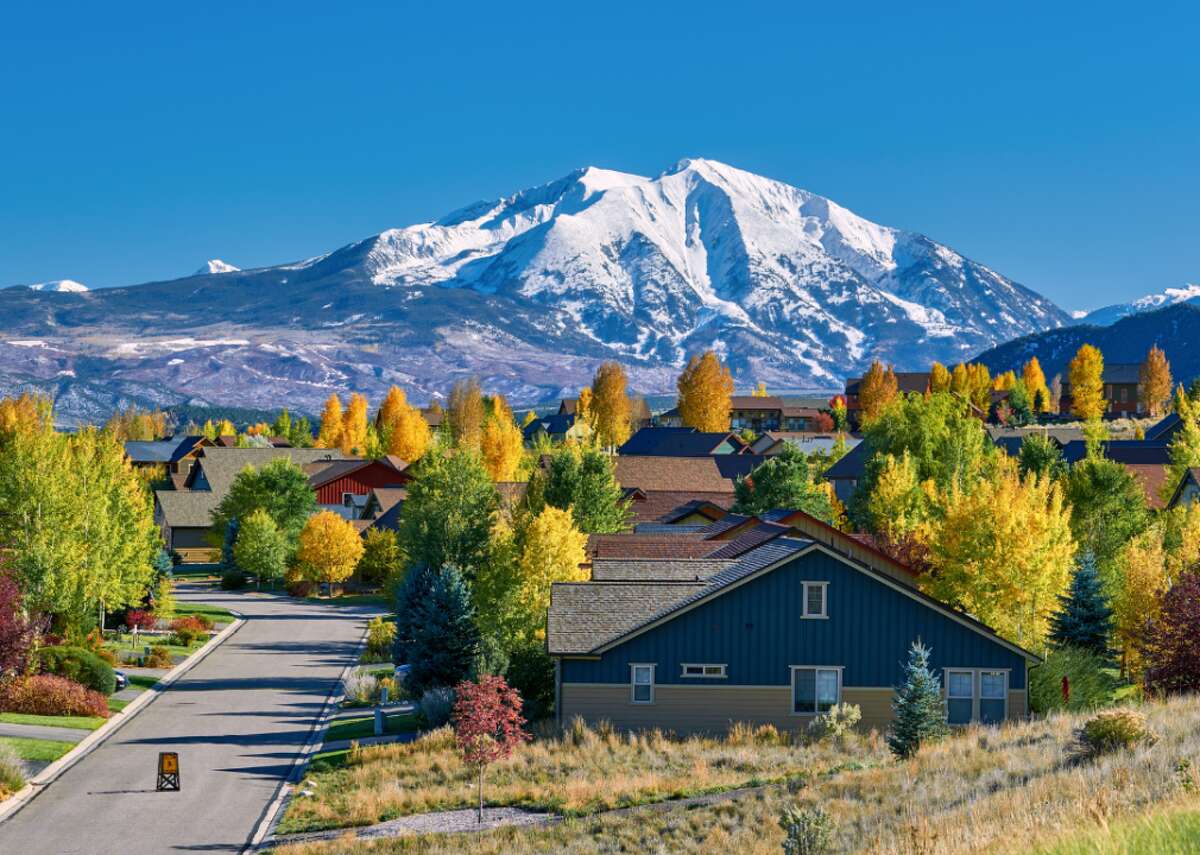 #4. Colorado - Number of loans: 31,069 - Portion of houses with loans: 1.45% - Total amount loaned: $4.16 billion - Average loan amount: $133,884