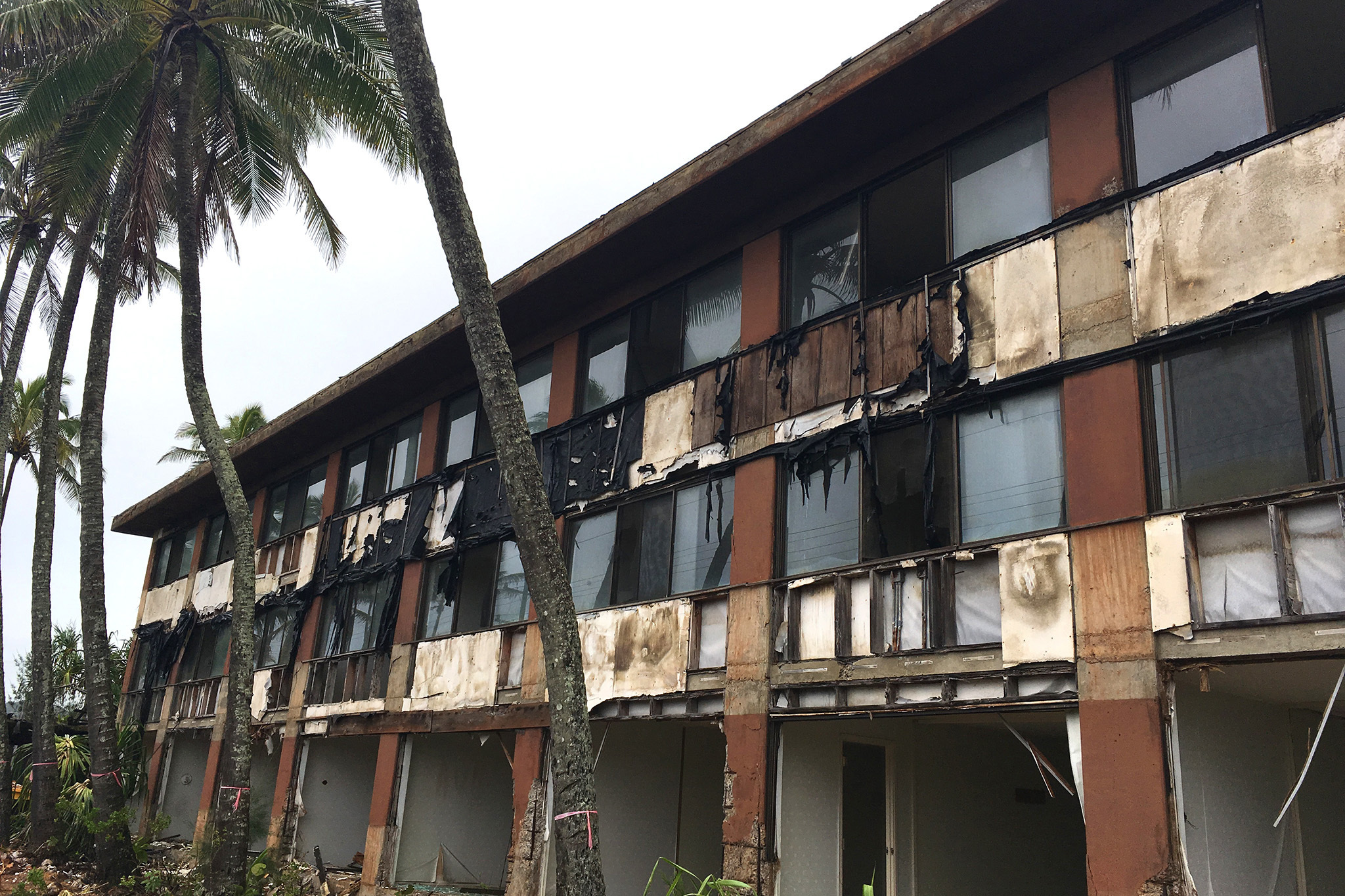 Why Hawaii’s Coco Palms hotel should fade into history