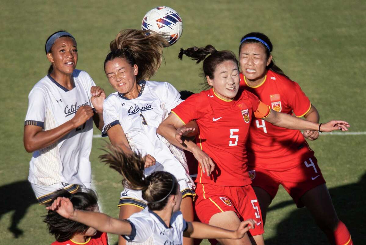 Chinese football women players jerseys