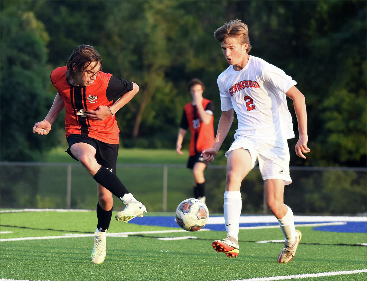 Axton Anom, George Gkikas score in Edwardsville's 2-0 win over Springfield