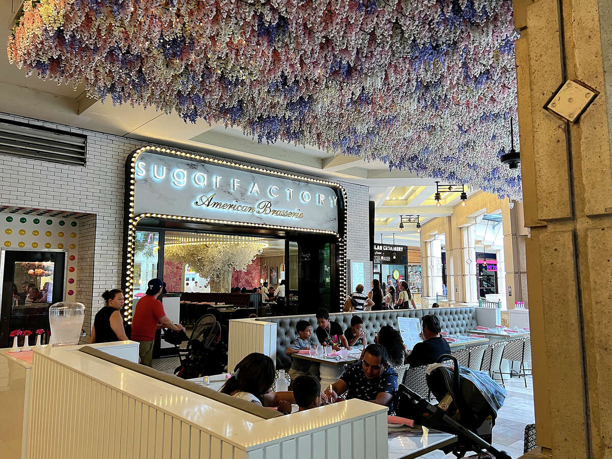 Gauche Sugar Factory on the River Walk barely makes the Dlist