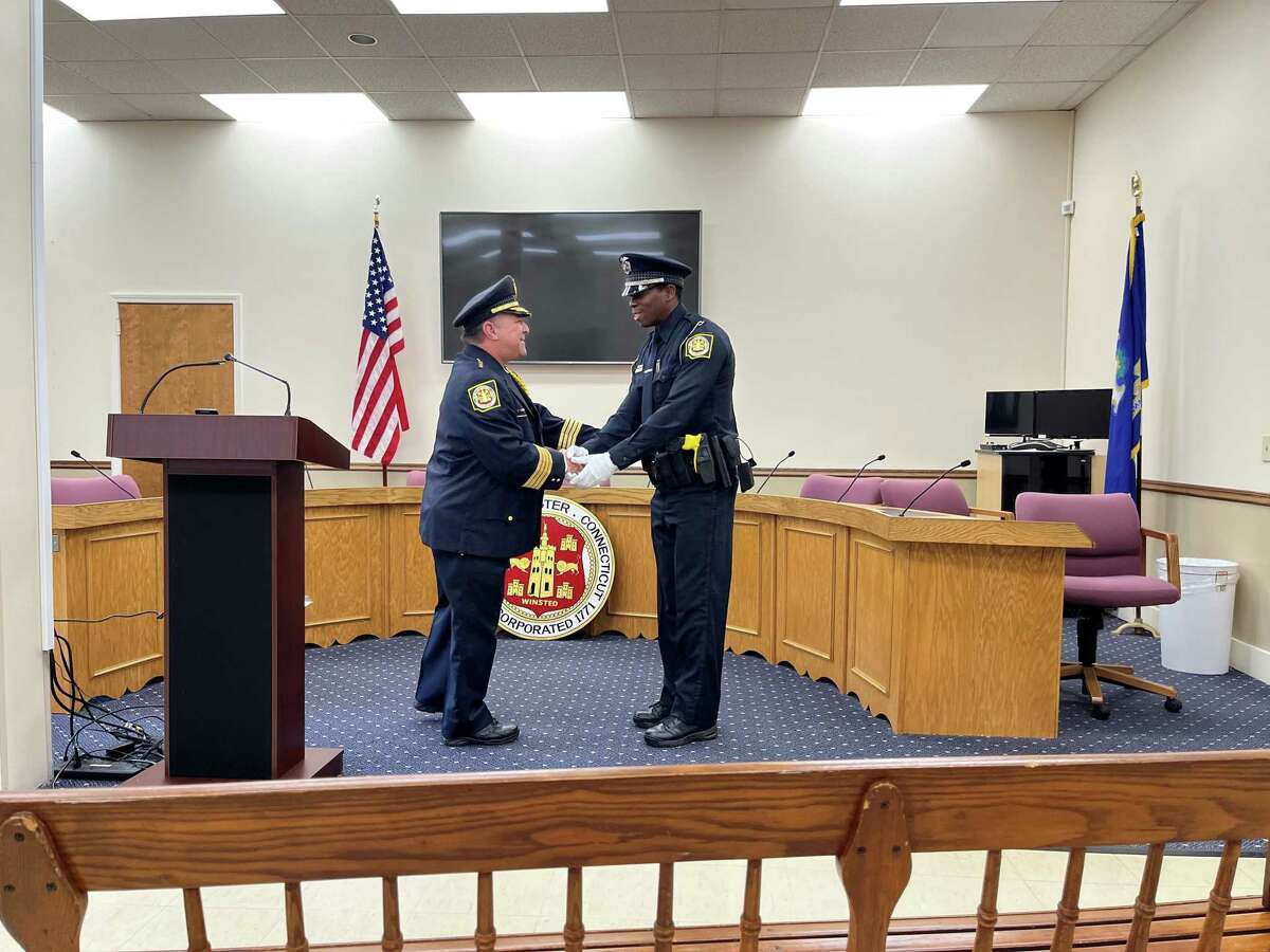 Winsted welcomes new police officer with ceremony