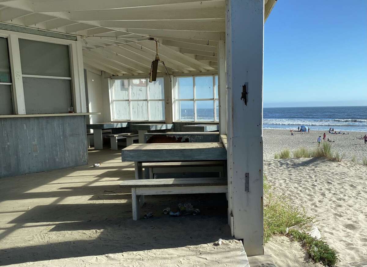 The Siren Canteen offers beachgoers al fresco dining.