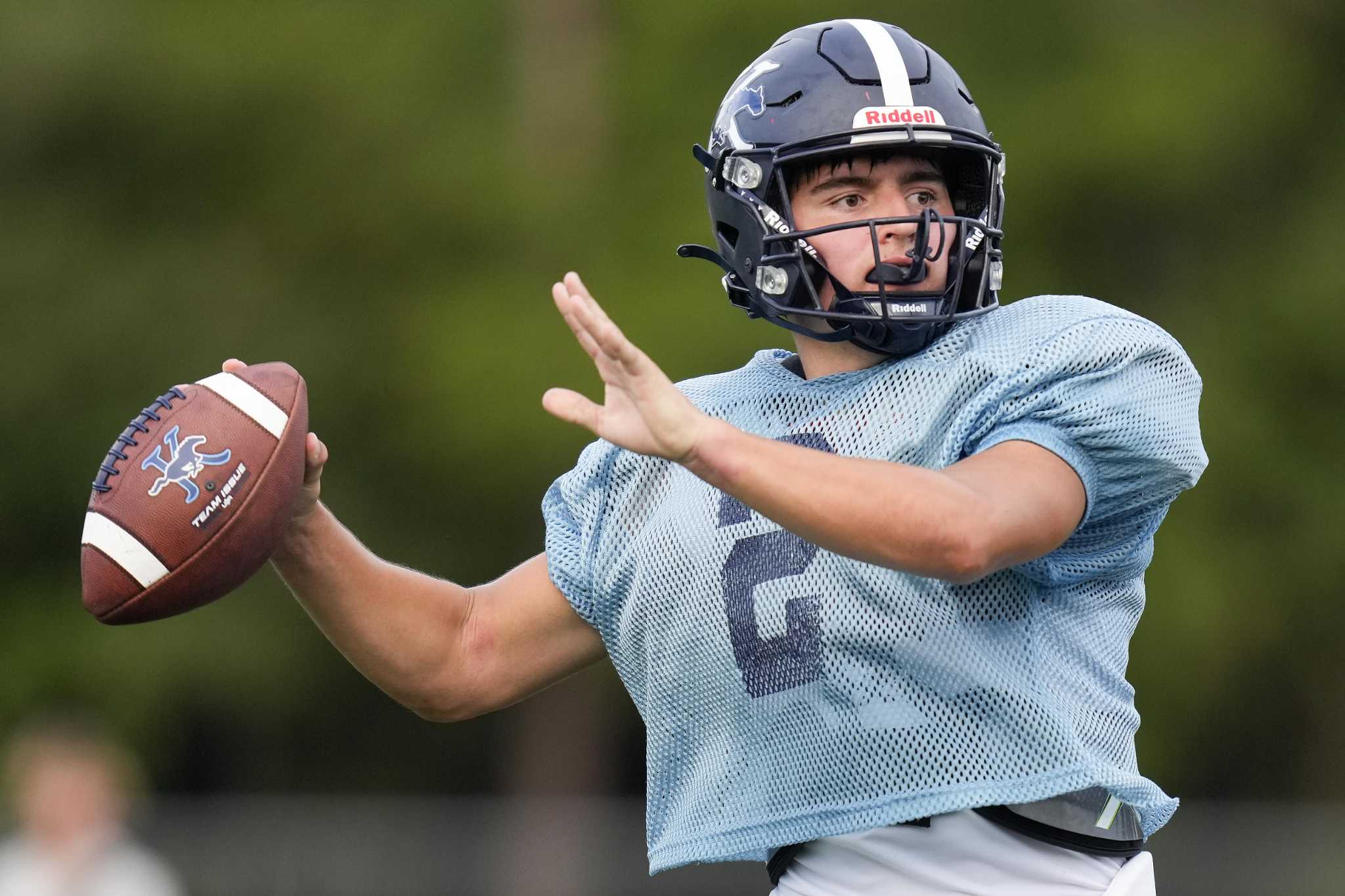 High school football Seniorled Kingwood looks for turnaround