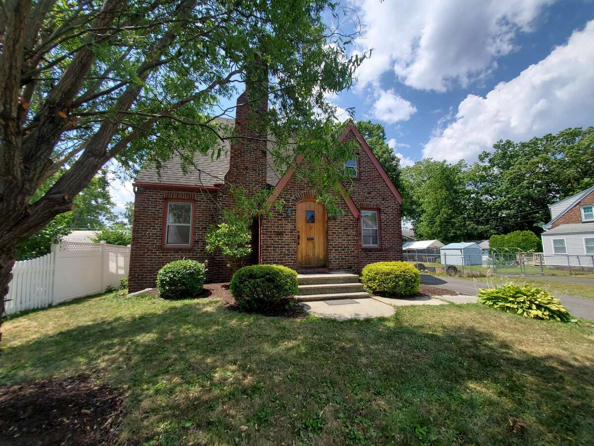 Rensselaer Tudor home near Regeneron for sale under 300,000