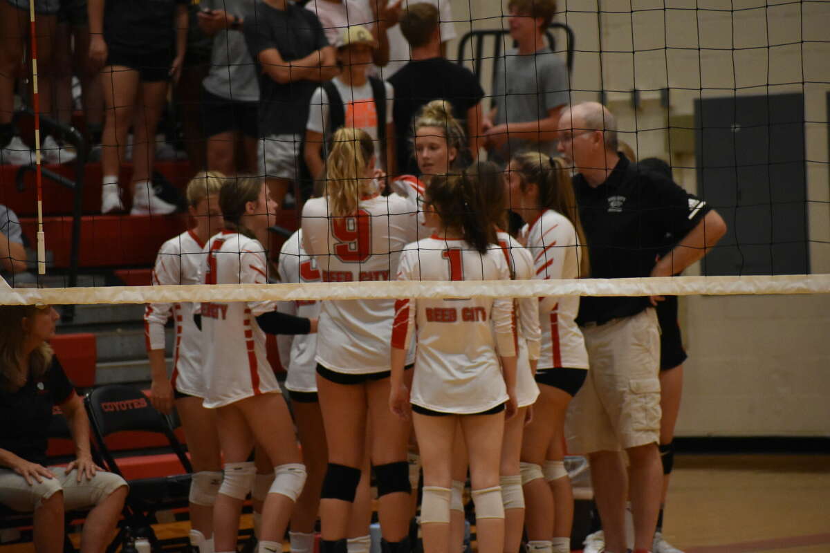 Reed City volleyball has strong night with 30 win over Central Montcalm