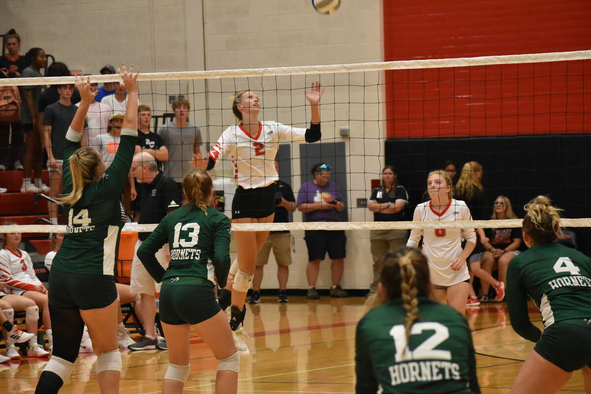 Reed City volleyball has strong night with 30 win over Central Montcalm