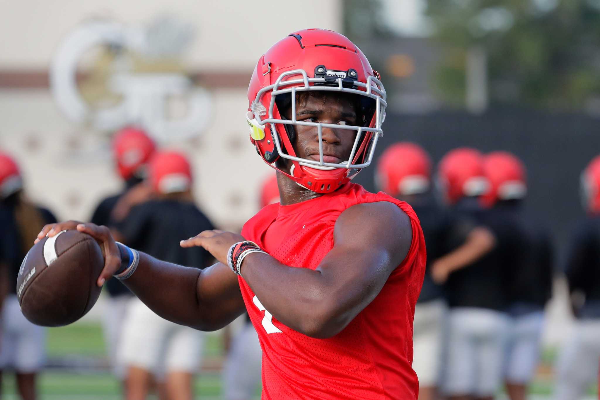 houston-high-school-quarterbacks-to-watch-this-season