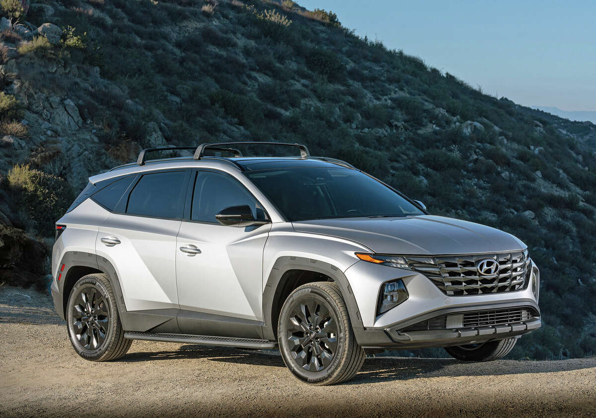 Hyundai’s updated Tucson crossover gets sleek new design, more cabin space