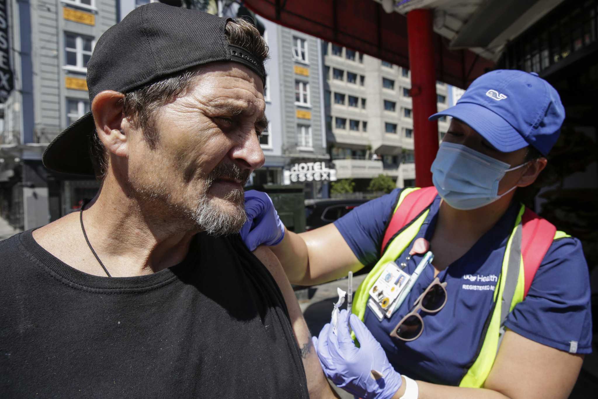 'This is what equity looks look': Roving COVID vaccine teams fan out around the Tenderloin - Vimarsana News