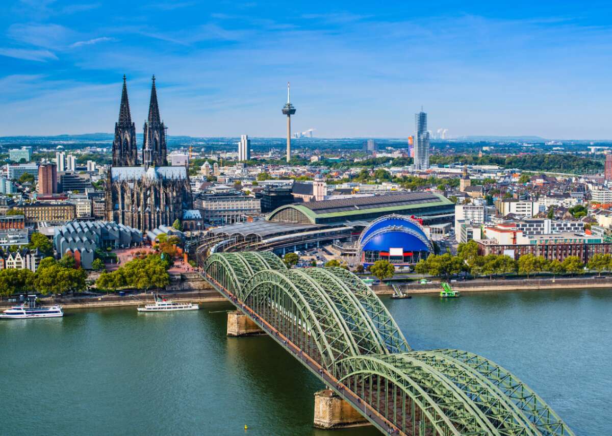 #9. Germany - Estimated change in business travel spending 2019 to 2020: -61.5% - Estimated change in business travel spending 2020 to 2021: -7.8% - Projected change in business travel spending 2019 to 2025: +5.0% COVID-19 trends: - Cumulative COVID-19 cases: 29,460,249 - Estimated cases per 1M people: 353,204.17 - Notable peak period: March 24, 2022-March 31, 2022 (3,015.39 cases per 1M people)  