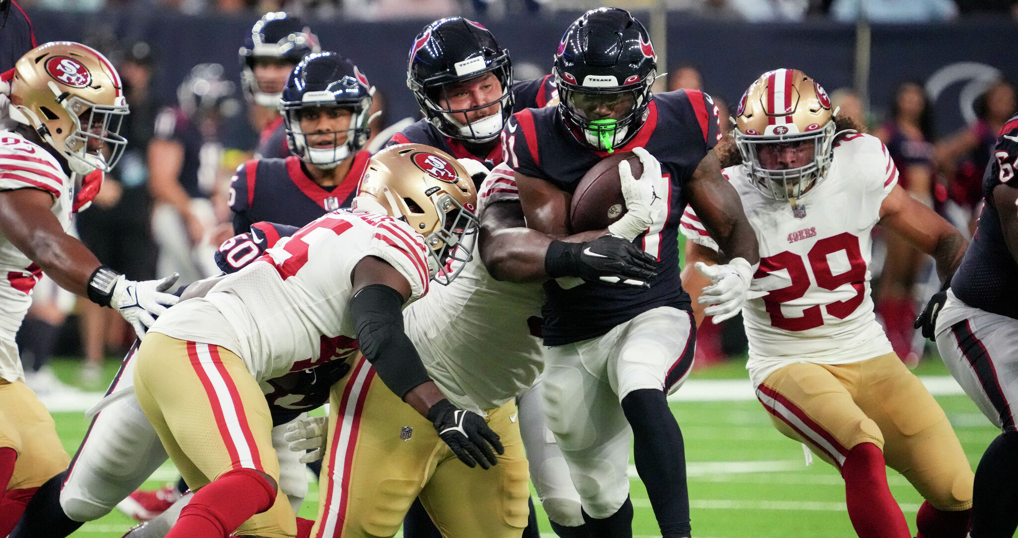 Houston Texans running back Dameon Pierce (31) catches a touchdown pass in  the fourth quarter of the NFL Football Game between the Tennessee Titans  and the Houston Texans on Sunday, October 30