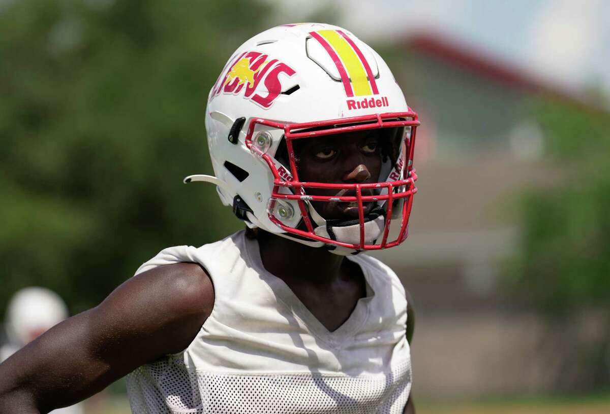 High school football Yates starts new era under Rafael Thomas vs. old foe