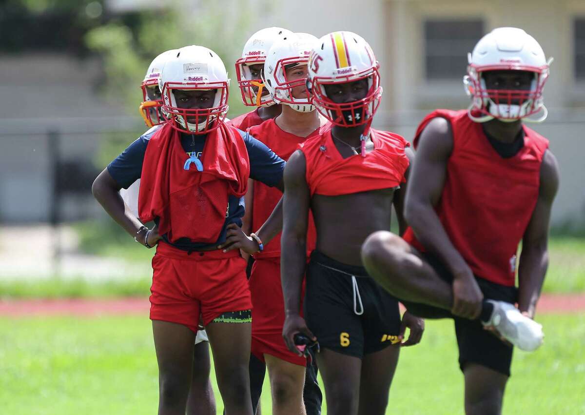 High school football Yates starts new era under Rafael Thomas vs. old foe