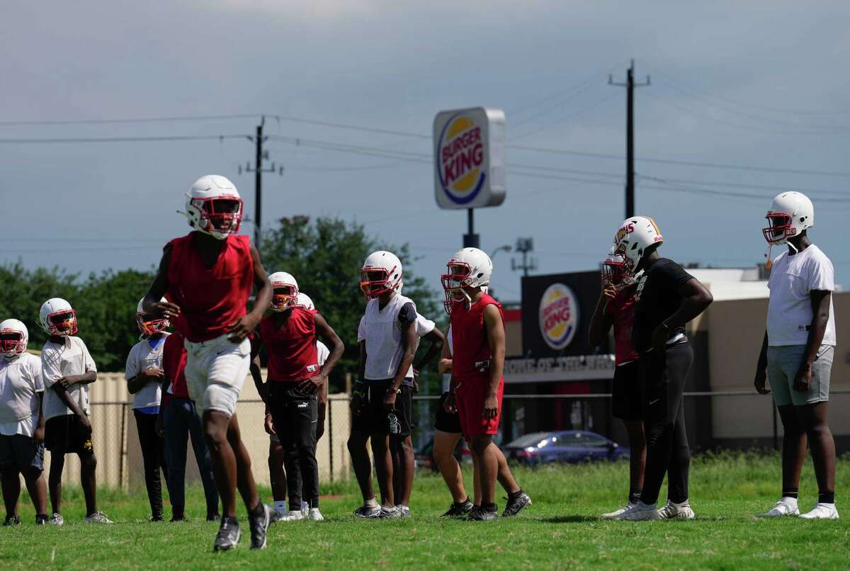 High school football Yates starts new era under Rafael Thomas vs. old foe