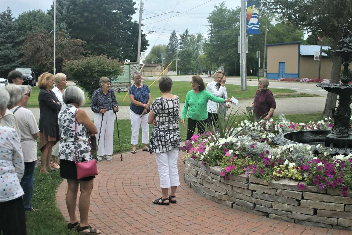 Onekama fountain receives Michigan historical marker