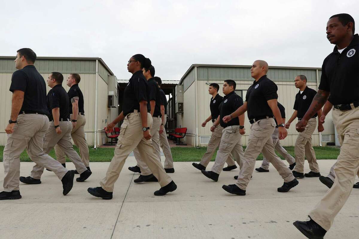 short-on-cops-neisd-will-pay-training-tuition-for-new-ones