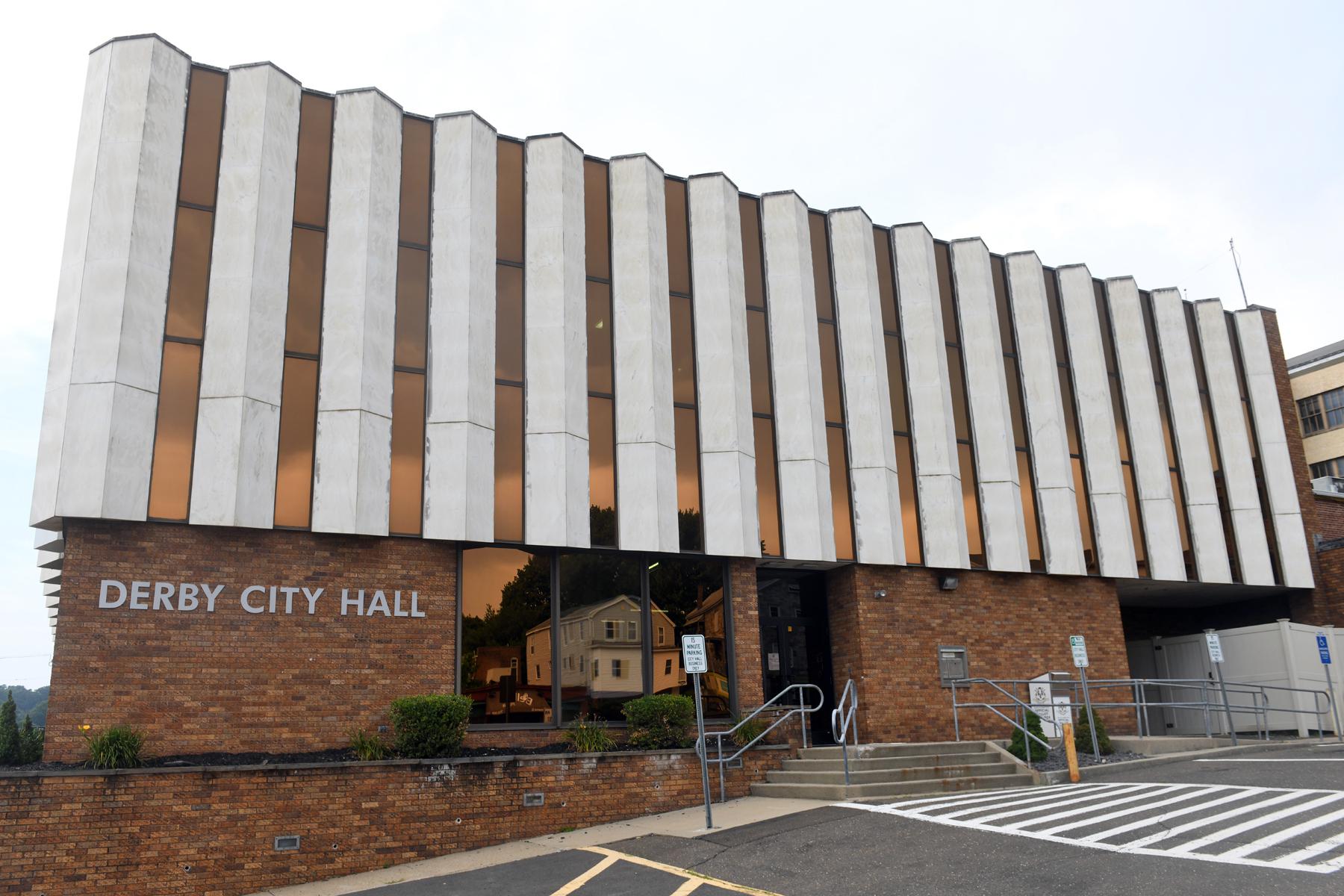 Citing delays, Derby mayor dissolves legislative committees - Vimarsana News