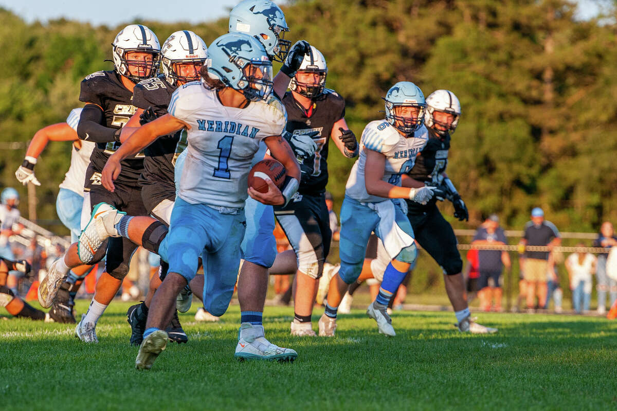 Digging deep: Lancers edge Mustangs with 4th-quarter drive