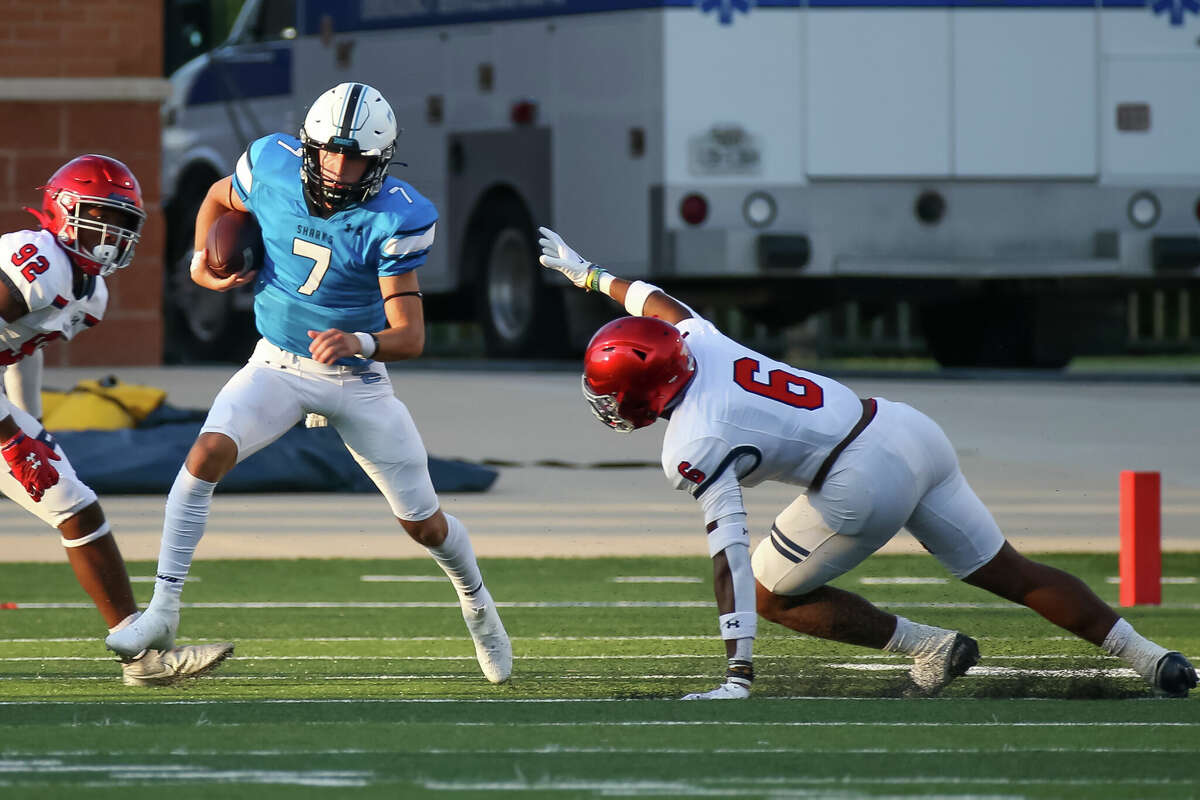 Shadow Creek Sharks top Manvel Mavericks in Alvin ISD showdown