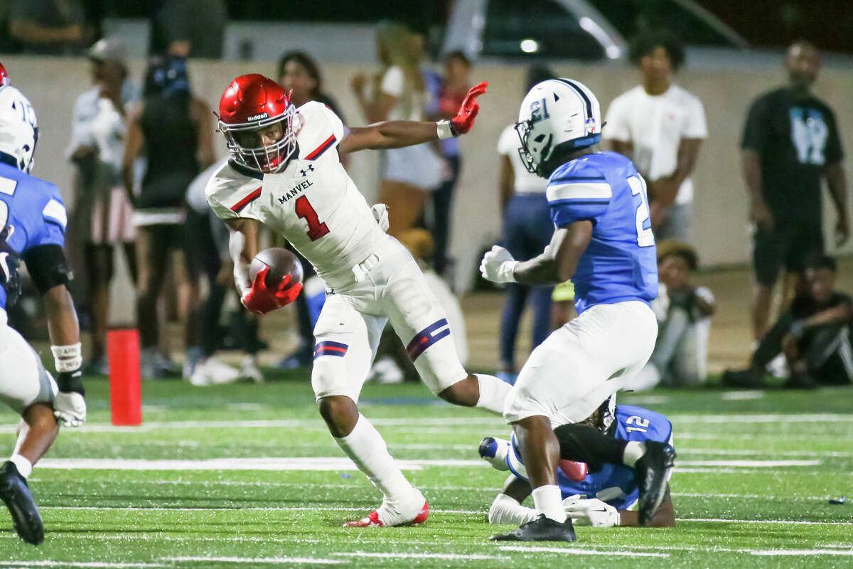 Shadow Creek Sharks top Manvel Mavericks in Alvin ISD showdown