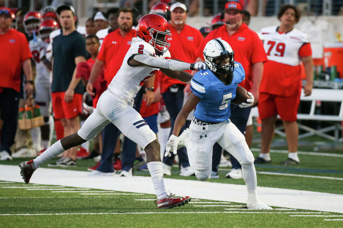 Shadow Creek Sharks top Manvel Mavericks in Alvin ISD showdown